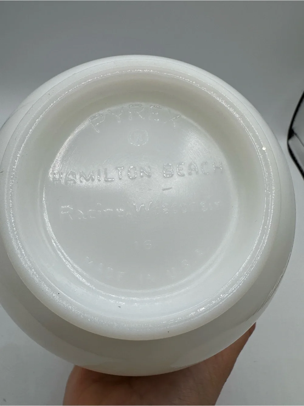 Pyrex vintage white